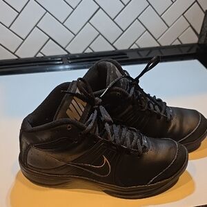 Nike Overplay VI Sneakers Black Size 6.5 Fair No Box See Pics For Flaws